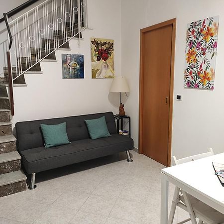 Apartamento Pink House Fara in Sabina Exterior foto