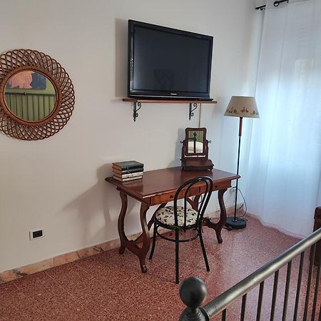 Apartamento Pink House Fara in Sabina Exterior foto
