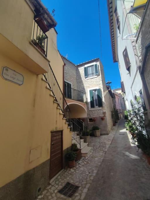 Apartamento Pink House Fara in Sabina Exterior foto